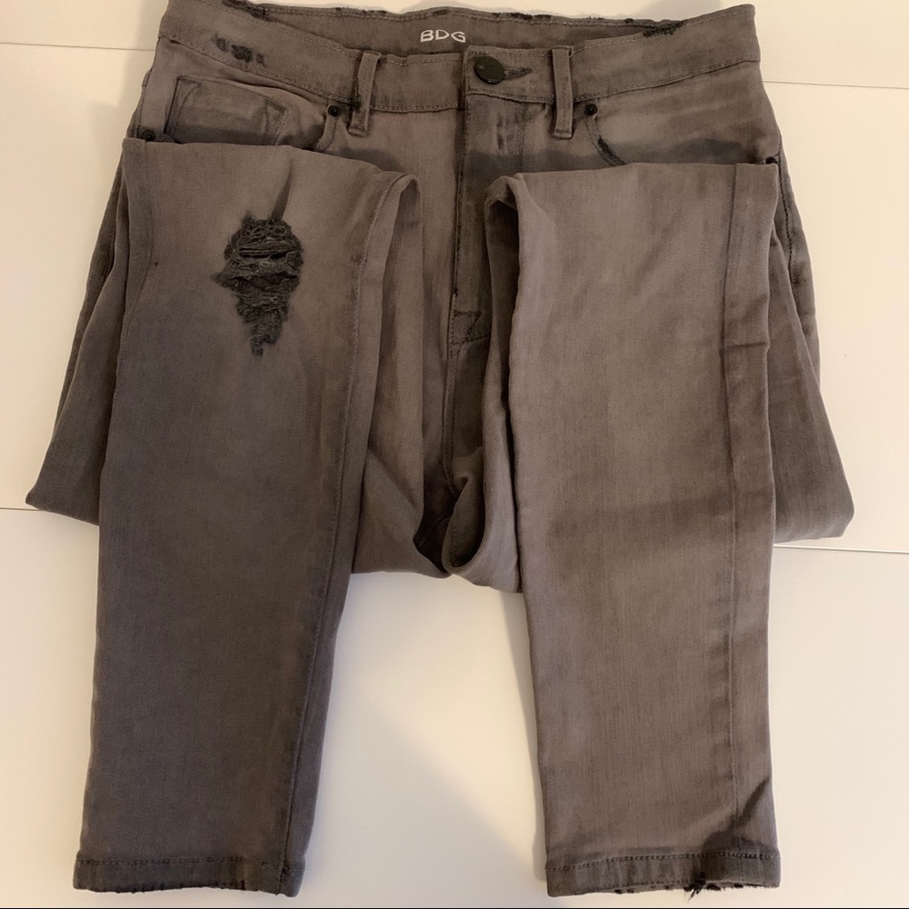 BDG Twig High Rise Ankle distressed grey jean
